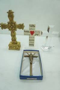 lot 286 image: Decorative Crosses, Crystal Cross