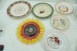 lot 296 image: Vintage Ceramic, Crystal & Stoneware Pie Plates and Serving Trays