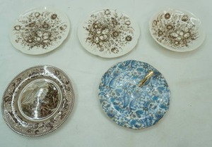 lot 323 image: Vintage Lefton Gold Paisley Pattern Lemon dish, Johnson Brothers plate , Windsor ware plates