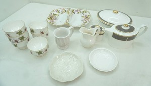 lot 364 image: Vintage Royal Victoria Fine Bone China, Wedgewood and More
