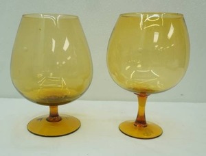 lot 365 image: 2 Large Amber Glass Brandy Snifters