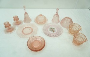lot 427 image: Vintage Fenton Dusty Rose Bell, Vintage Pink Depression Glass Pieces and Other Vintage Pink Glass Pieces