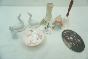 lot 432 image: Vintage Ceramic Swans, Ladies Boot, Bell and other figurines