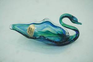 lot 553 image: Marigold Glassware Hand-Blown Swan Dish