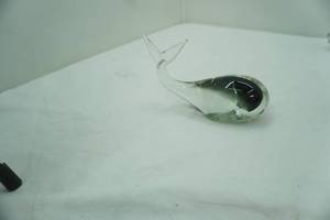lot 555 image: Vintage Murano Glass Whale Sculpture. 7x4.25