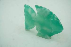 lot 557 image: Carved Stone Fish Figurine (Fluorite Onyx) 4x3