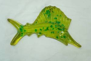 lot 558 image: Vintage Acrylic and Glitter Figural Sailfish Wall Hanging