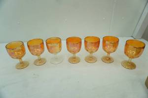 lot 562 image: Vintage Indiana Glass Star Marigold Carnival Glass Goblets 9ct