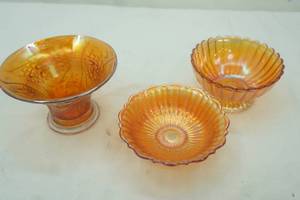 lot 567 image: Vintage Marigold Carnival Glass Pieces