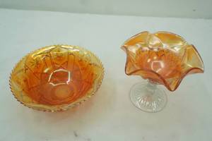 lot 569 image: Vintage Marigold Carnival Glass Pieces