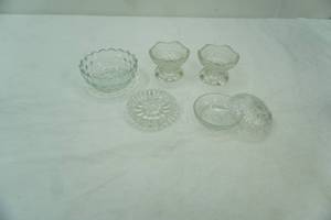 lot 587 image: Vintage Crystal Bowls, Trinket Box, Candlestick Holder