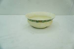 lot 591 image: Vintage Large Fluted Bowl or jardiniere. Oval 13x 9x5.5