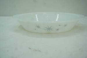 lot 593 image: Vintage Glasbake Divided Dish. USA. Oval. 12x8.5x2