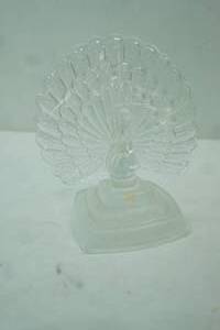 lot 599 image: Glass Peacock Figurine 8 tall by 7x4.5