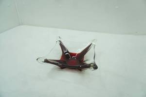 lot 607 image: Vintage MCM Murano-Style Art Glass Sommerso Bowl