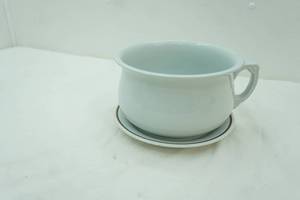 lot 671 image: Vintage Ironstone China Chamber Pot and Plate