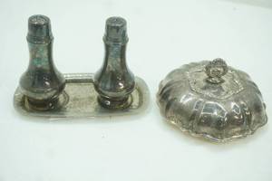 lot 690 image: Vintage Rogers Silver-Plate Salt and Pepper Shaker & Covered Dish