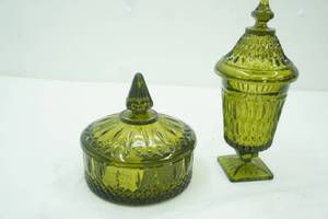 lot 722 image: Vintage Indiana Glass Co. Princess Pattern Green Glass Candy dish wlid & Indiana Mt. Vernon pattern Green Footed Lidded Candy Dish