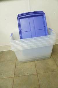 lot 731 image: Hefty Clear Storage Totes wBlue Latching Lids 4ct