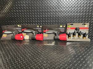 lot 70 image: Gilmour Pro Flo 4-Way Splitter - Heavy-Duty Metal Hose Splitter - 4-Pack