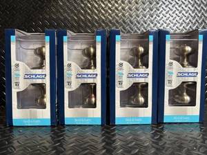 lot 104 image: Schlage Georgian Knob Bed & Bath Satin Nickel - 4 Pack