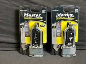lot 202 image: Master Lock Magnum M5XKADLJ 2-12 in (64 mm) Padlock - Lot of 2