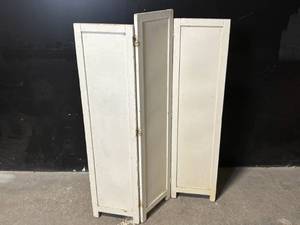 lot 24 image: Three-Panel White Folding Cabinet - Vintage Wood Storage