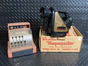 lot 70 image: Rainbow Crafts Magnajector Overhead Projector - 115V 50W UL Listed  Box