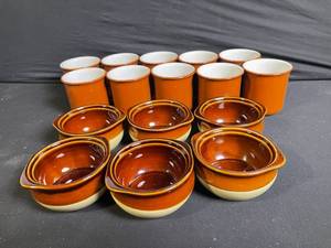 lot 91 image: REGO C067-27 Made in China Orange Mugs & Amber Dessert Bowls Set - 12 Mugs, 6 Bowls