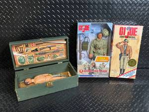 lot A-105 image: GI Joe Army General & Navajo Code Talker 12-inch Action Figures Set with Case & Accessories - Hasbro