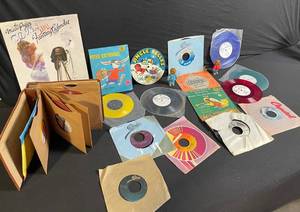 lot 120 image: Miss Piggy Cover Girl Fantasy Calendar 1981 - Vintage Vinyl Records & Studio Pottery Bowls