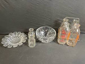 lot 123 image: Vintage Clear Glassware Set - Flower Plate, Leaf-Cut Bowl, Mini Bottle & 4 Bottles in Wire Carrier