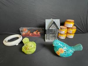 lot 131 image: Chesapeake Bay Candle Oak Leaf & Cedar 5-Wine Glass Candle Set - Lantern & Candles & Birds