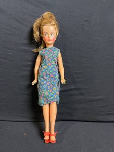 lot 211 image: Ideal Toy Corp Fashion Doll - Vintage Floral Dress, Red Shoes