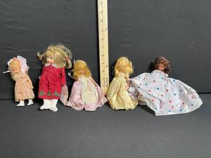 lot 219 image: Alexander Holiday Jubilee Vintage Fashion Dolls - 5-Doll Lot