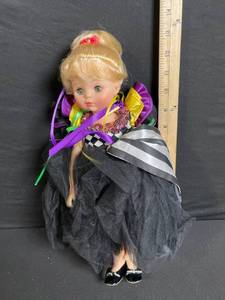 lot 220 image: Madame Alexander Carnavale Doll - FAO Schwarz Exclusive