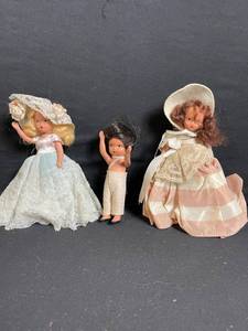 lot 234 image: 1940s Story Book Dolls - Set of 3 with Lace Dresses & Hats