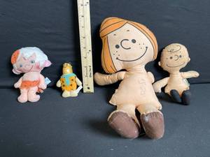 lot 259 image: Hanna-Barbera Flintstones Plush Lot 4 - Pebbles Flintstone, Bamm-Bamm Rubble & Friends