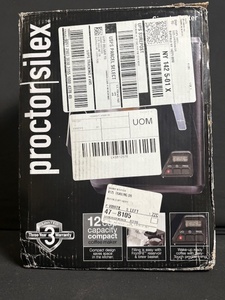 lot 121 image: ProctorSilex 43685PS 12-Cup Coffee Maker - Compact Design & Glass Carafe