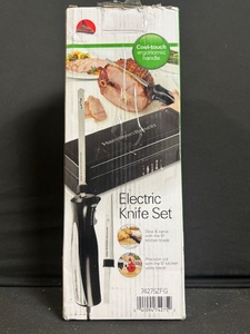 lot 143 image: Hamilton Beach Electric Knife Set - Cool-Touch Ergonomic Handle, 8-inch Carving Knife & 5-inch Utility Blade