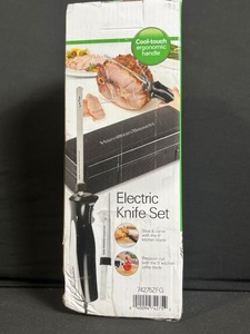 lot 195 image: Hamilton Beach Electric Knife Set - 8-Inch Blade, Model 74275ZFG