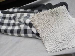 lot 58 image: Plaid Throw and Rug...