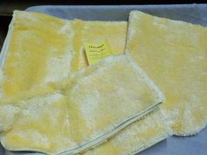 lot 83 image: 3 pc Rubber Ducky Yellow Bath Rug S...