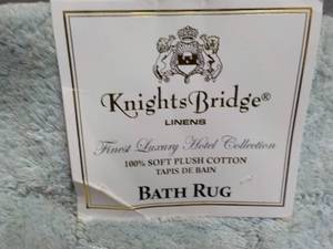 lot 91 image: Knights Bridge Plush Cotton Bath Ru...