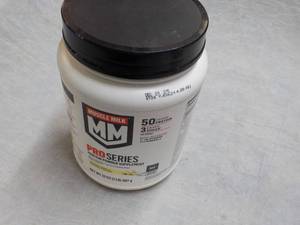 lot 115 image: 32 oz jug Pro Series Muscle Milk Pr...
