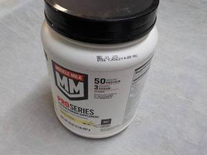 lot 117 image: 32 oz jug Pro Series Muscle Milk Pr...
