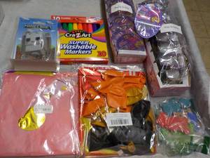 lot 132 image: Washable Markers, Minecraft and Toy...