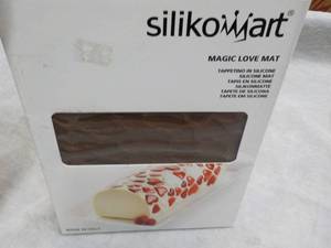lot 216 image: Siliko Mart Magic Love Mat...