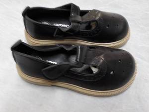 lot 230 image: Fashion Toddler shoes size 28...
