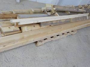lot 256 image: 2x4s all pictured...